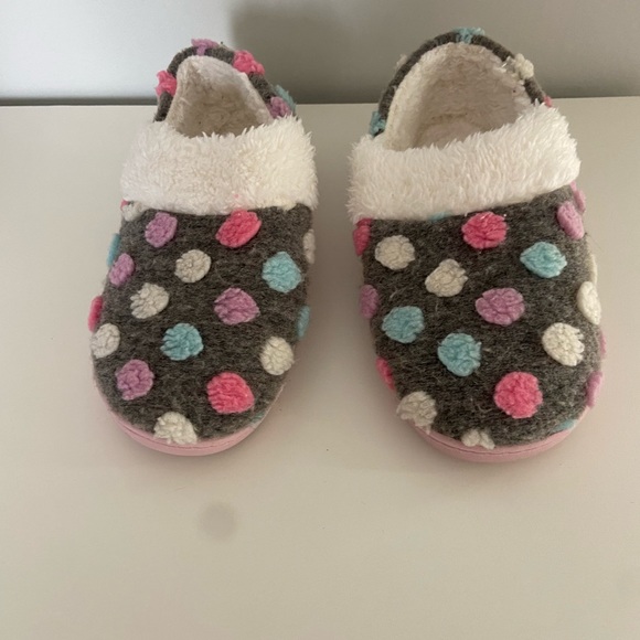 Kids slippers size 13/1 - Picture 4 of 10